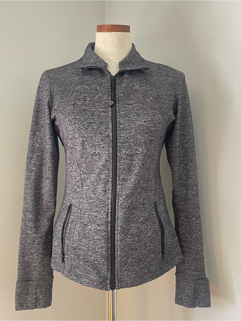 Lululemon Define Jacket in Heather Gray full zip size 10 worn once